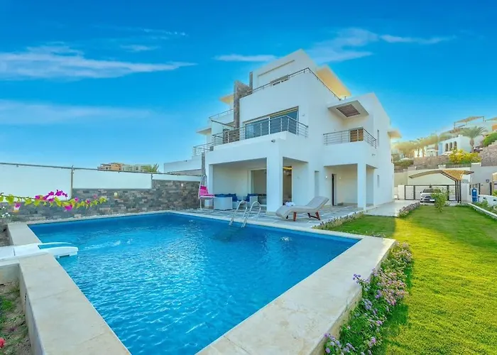 Villa Unique With Heated Pool And Hurghada
