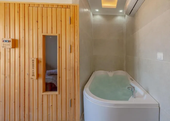 Villa Unique With Heated Pool And *