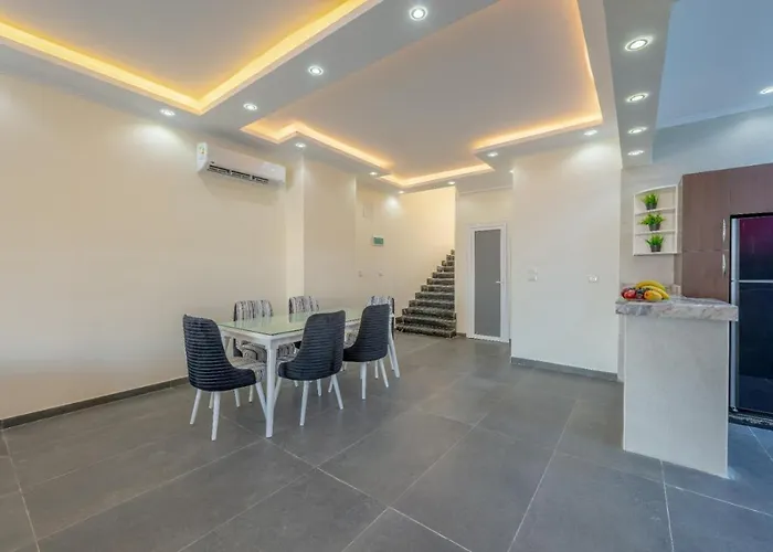 Villa Unique With Heated Pool And