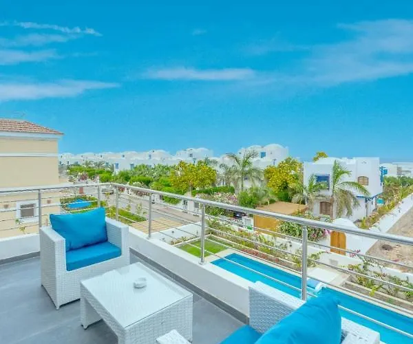 Unique With Heated Pool And Villa Hurghada