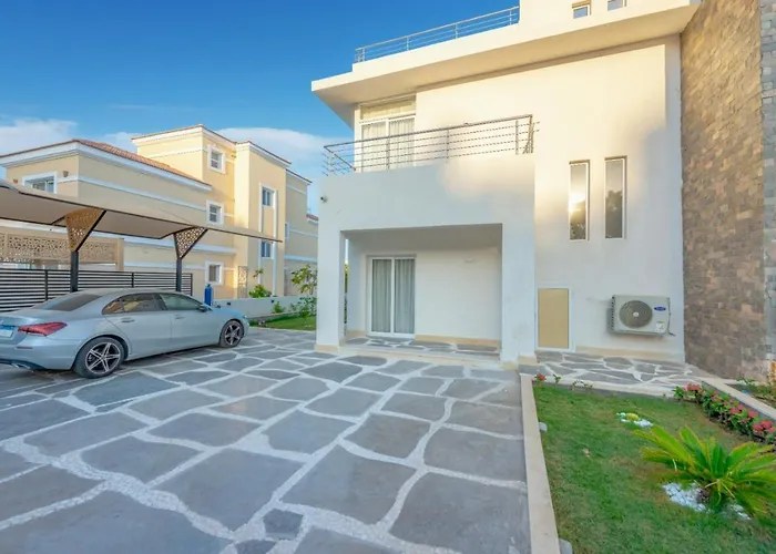 Villa Unique With Heated Pool And Hurghada